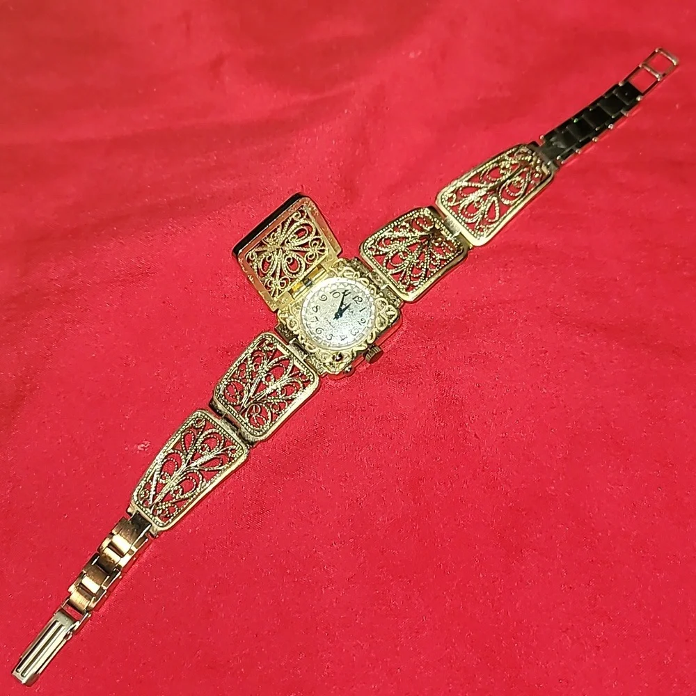 Vintage CHAIKA Women's Filigree Gold Plated Hidden Cocktail Watch Soviet Union